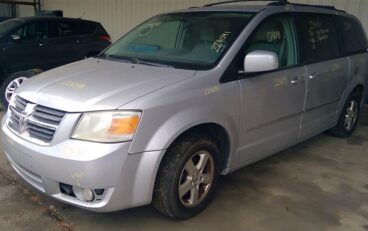 2010 DODGE CARAVAN HUB – 1037251